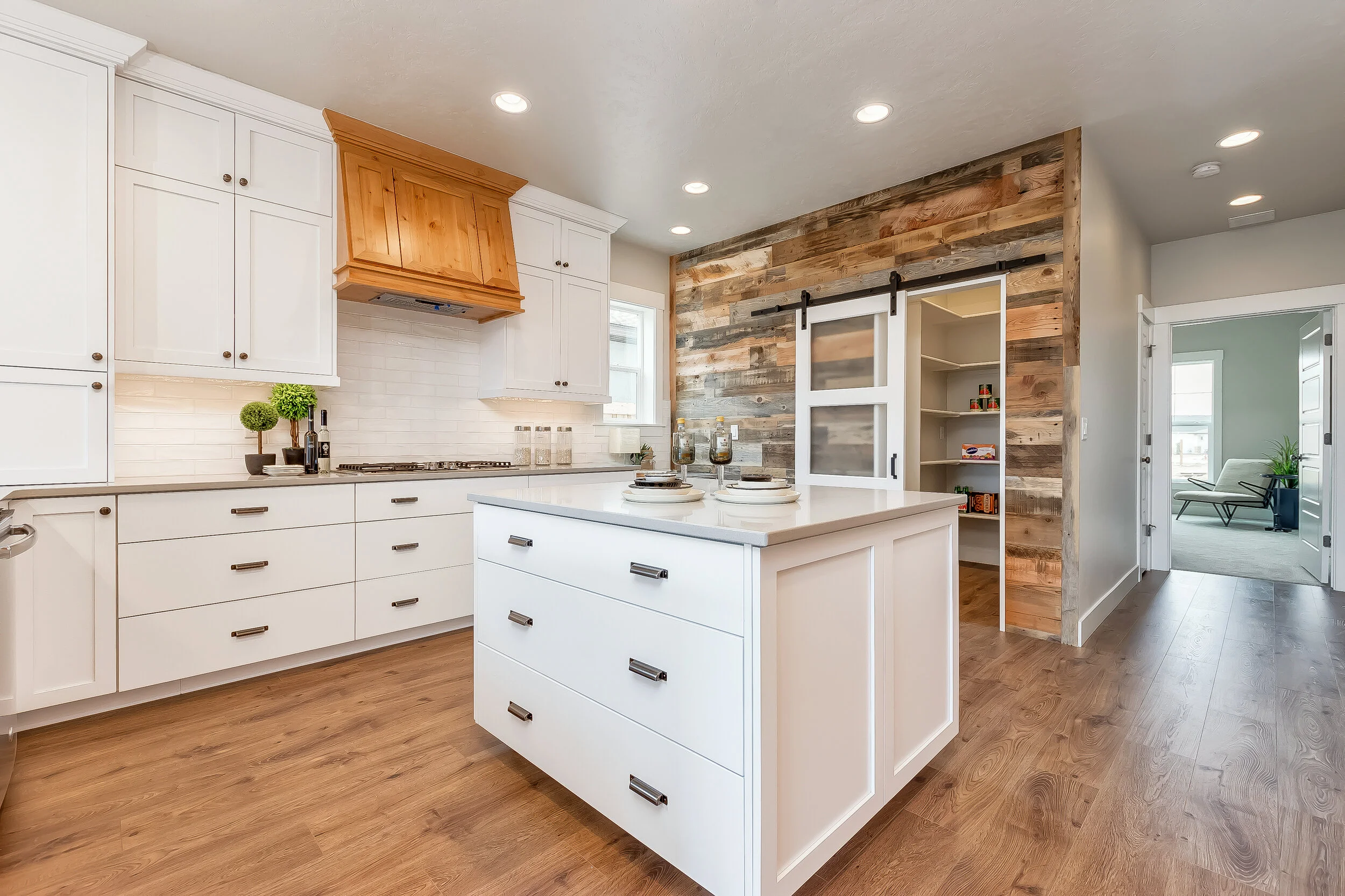 018_Kitchen .jpg