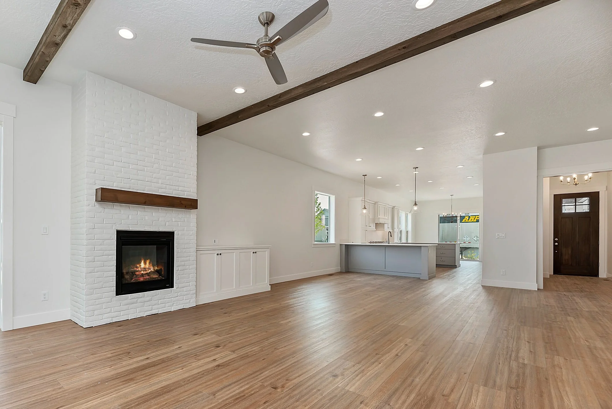 03-Entry+Interior+View.jpg