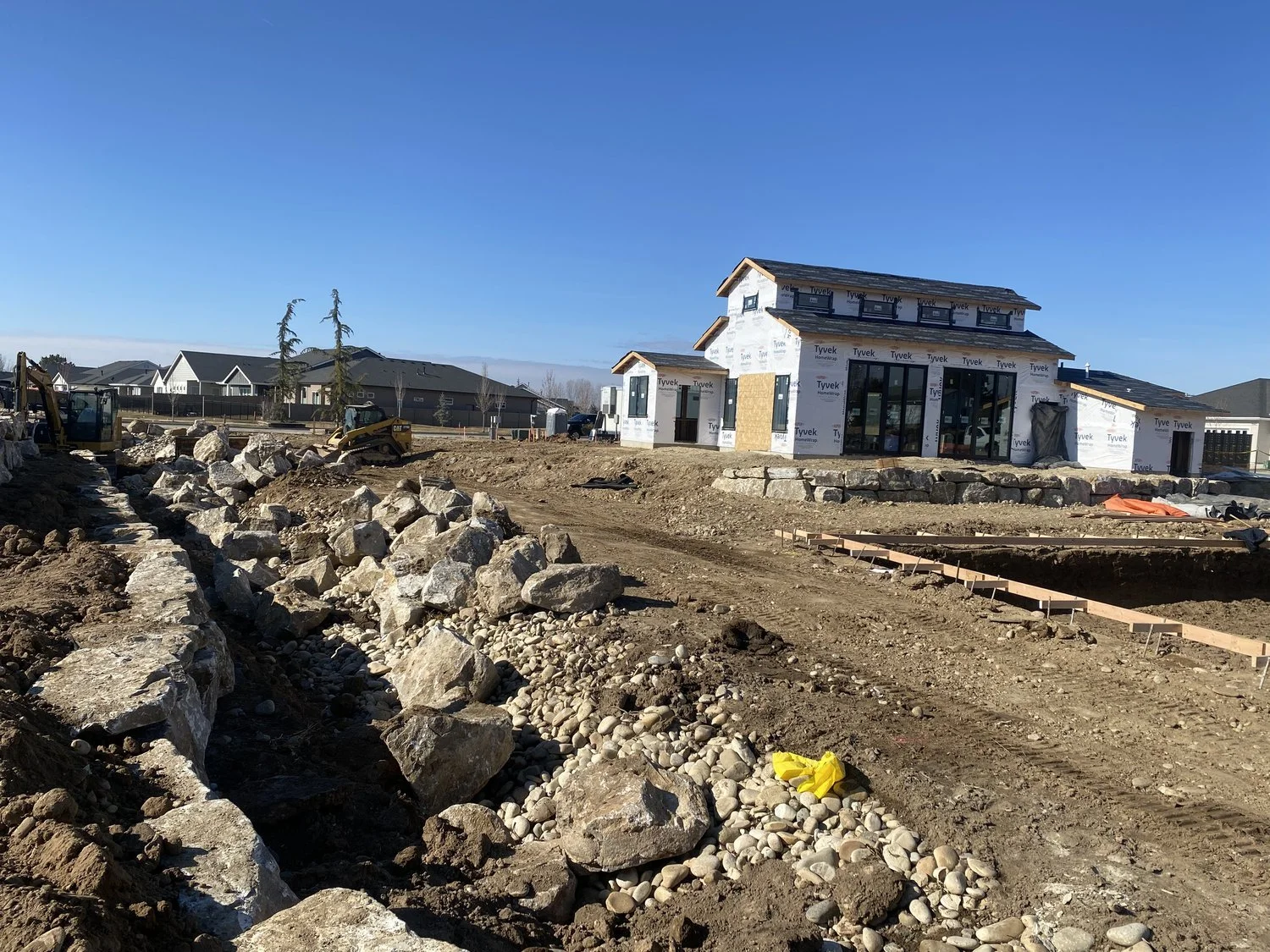 Community Pool and Clubhouse Is Coming!