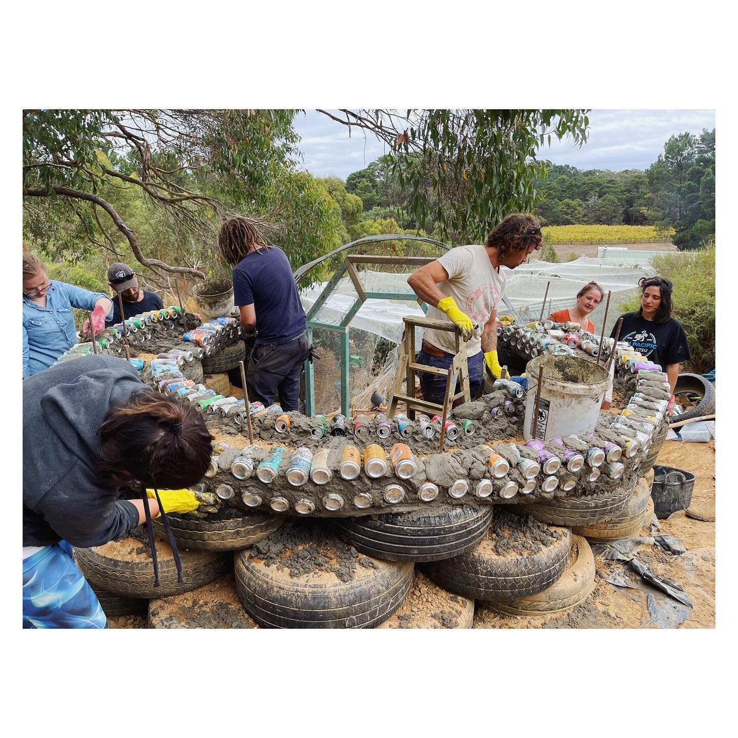I spent Easter doing a workshop about earthships with Dr Martin Freney @earthshipecohomes and his amazing crew in the Adelaide hills. Spent everyday outdoors with a good bunch of people I hope to meet again on future projects. We got hands-on with ty