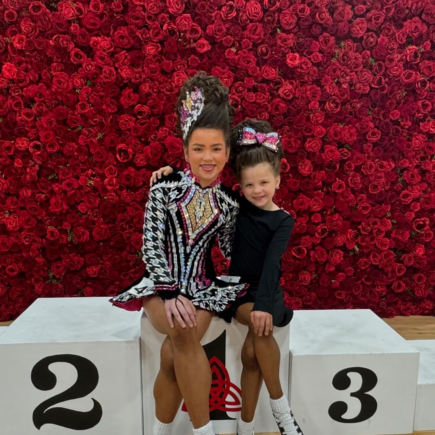 Lots of Feis fun this weekend at the @wisconsinspringfeis !! Super proud of all dancers, Grades through Open Champ! Keep up the hard work! NANs is right around the corner! 👑☘️👑 

#omgirishdance #idmfeisfun