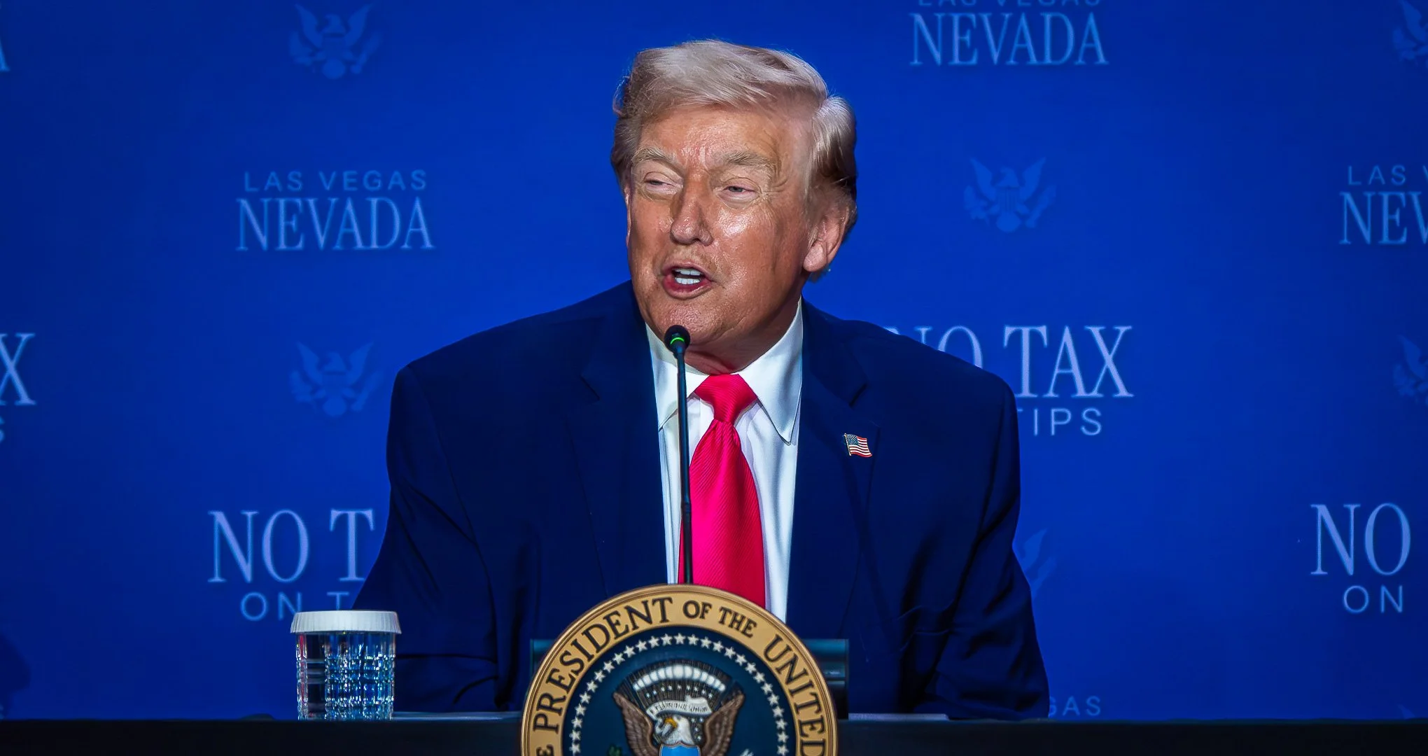 TRUMP-6225.jpg