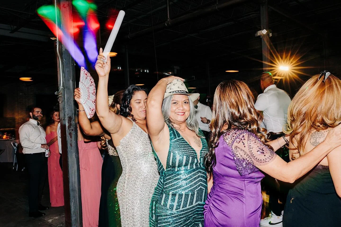 💃✨ When the dance floor is this full you know the planning paid off! 🎶 From the perfect playlist to strategic lighting and seamless timeline flow, every detail matters in creating that &ldquo;nobody wants to leave&rdquo; energy. 💫

Because when ev