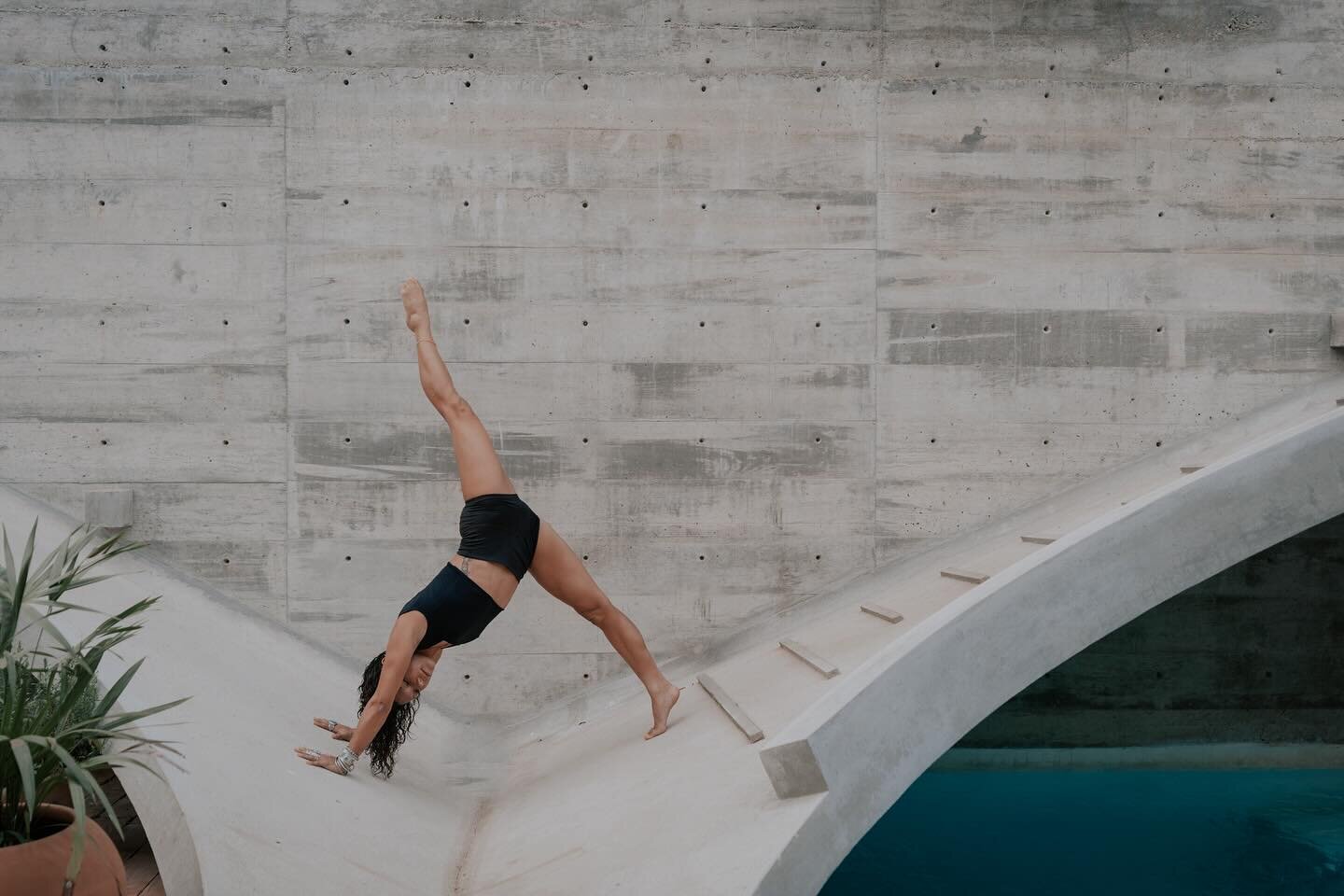 Flow. Breath. Pray. Laugh. Nap. Cry. Snack. Repeat. 

Weekly schedule yoga schedule in #puertoescondido : 

Tuesday 
🤸🏽&zwj;♀️9:30a vinyasa @mareayogastudio
🦋11:30a aerial yoga @mareayogastudio 

Wednesday 
🧘🏽&zwj;♀️9:30a vinyasa flow @thatshred