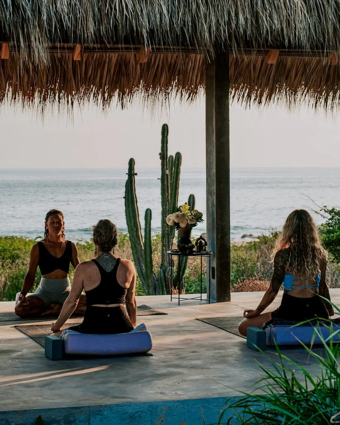 Join us yoga at 9am live at the shala @santuario.shala 

Or via Zoom 8am PT. 

Send us a DM to register. 

🧘&zwj;♀️ 

Acomp&aacute;&ntilde;anos a la clase de yoga a las 9am en vivo en el shala @santuario.shala 

O por Zoom a las 8am PT.

M&aacute;nd