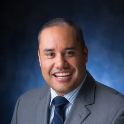 Senator Donovan Dela CruzSenator Donovan M. Dela Cruz currently serves as Senate Majority Whip and Vice Chair of the Committees on Ways and Means and Transportation and Energy. He also sits as a member of the Committee on Education. &nbsp;Senator De…
