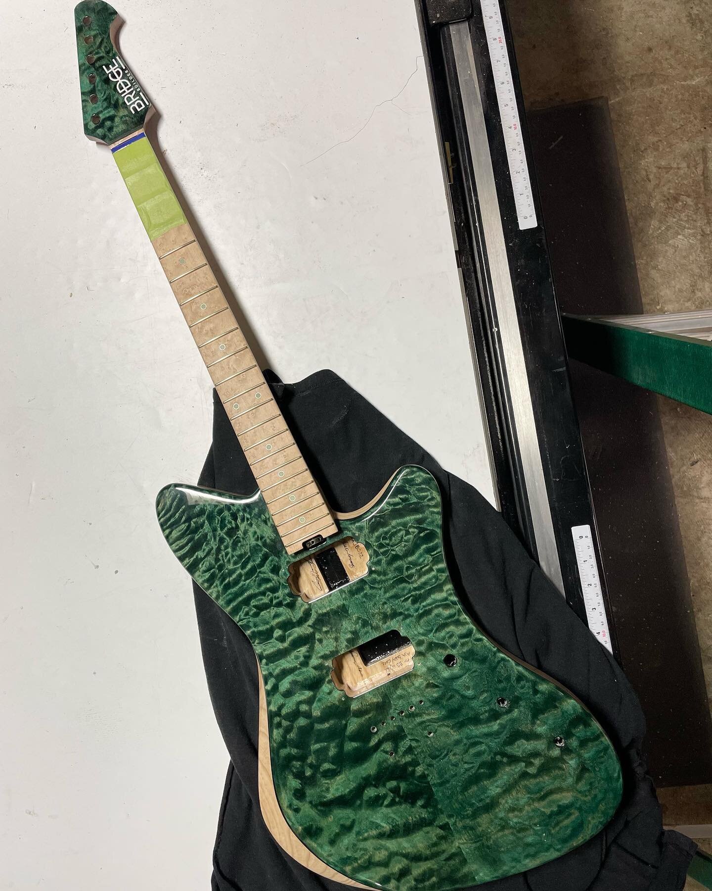 Almost a guitar... 

Also, doing the finish on this thing makes me appreciate @wilkinsguitars @jhayespaint_wilkinsguitars and @r0b1ec even more than I already did!

#bridgebuilderguitars #customguitars #pickups #handbuiltguitars #🎸#🎸🎸🎸 #lutherie 