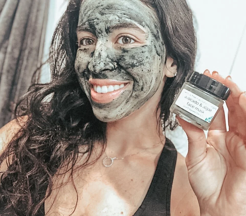 Friday self care with @abbynicolehealth🥰

Our superfood face mask is full of vitamins, powerful antioxidants &amp; fatty acids that nourish the skin🌿⠀
⠀
Vitamin A: renews skin cells for youthful skin⠀
⠀
Vitamin B5: strengthens the skin&rsquo;s prot