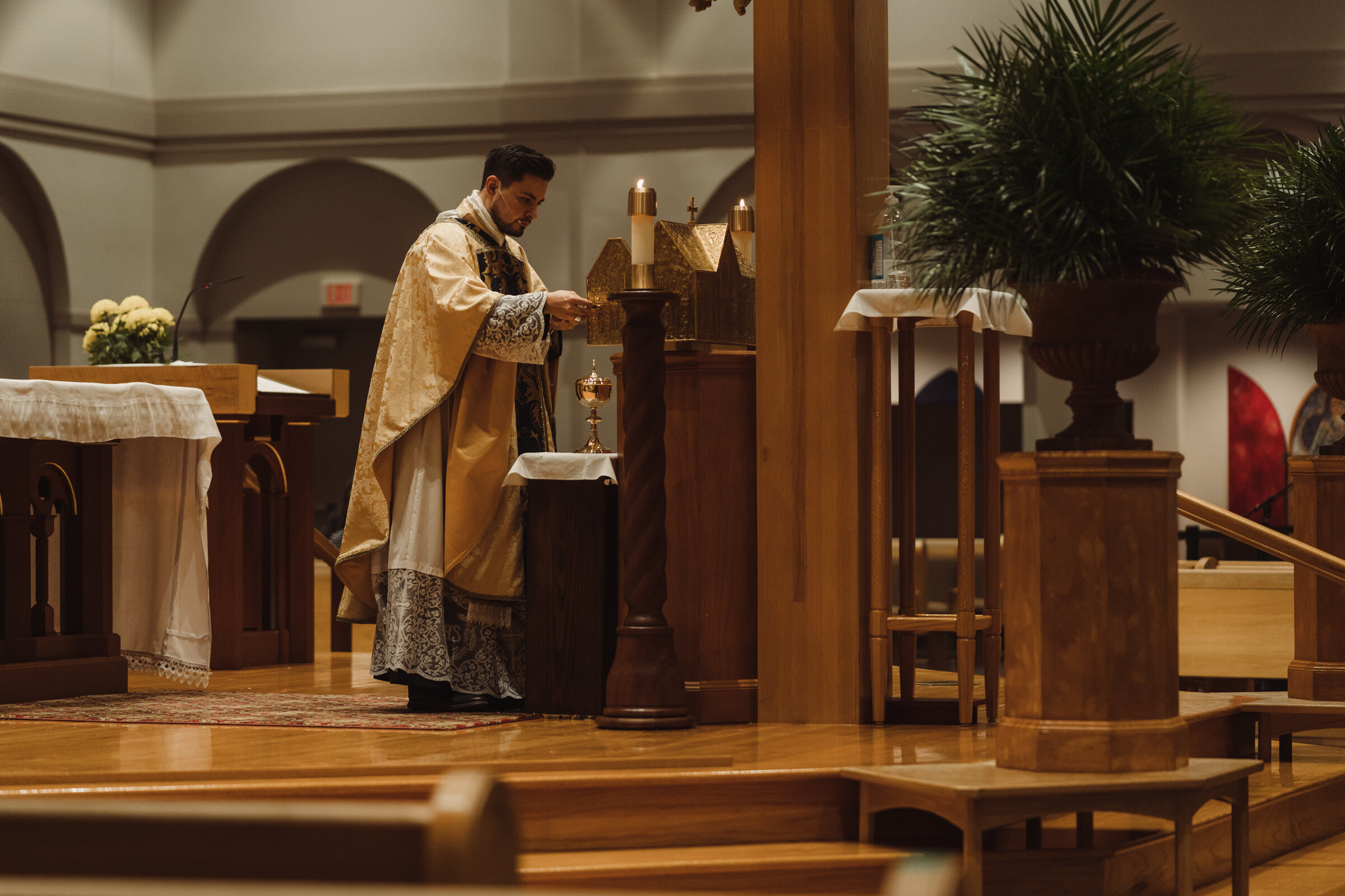 TraditionalLatinMassTLMKaty-03442.JPG