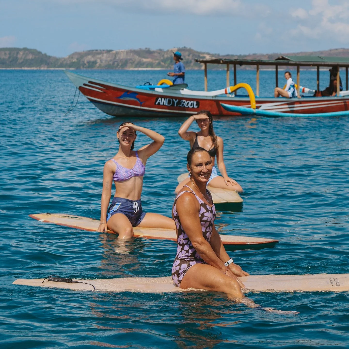 So many happy smiley faces from our Lombok Surf Retreat ✨🫶🏽 Genuinely the most special part of these trips is not the surfing or even the fact that we&rsquo;re in such a beautiful place. It&rsquo;s how a group of strangers can come together, with o