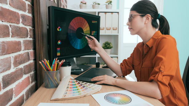 Create Stunning Social Media Graphics Using These Best Free Designing ...