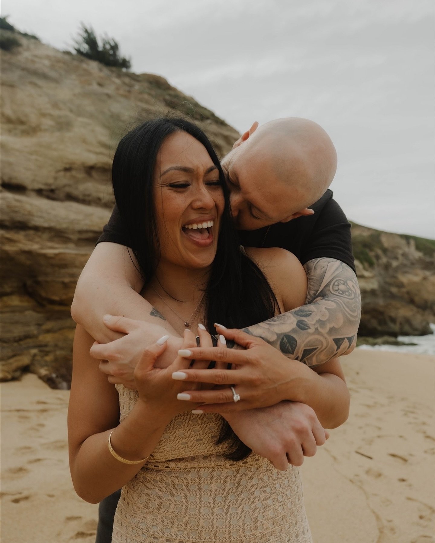 ✨ Capturing memories at the beach with Jen and her love! It&rsquo;s incredible to think we&rsquo;ve known each other since middle school&mdash;over two decades of friendship. From sharing meals at each other&rsquo;s houses and walking to Carl&rsquo;s