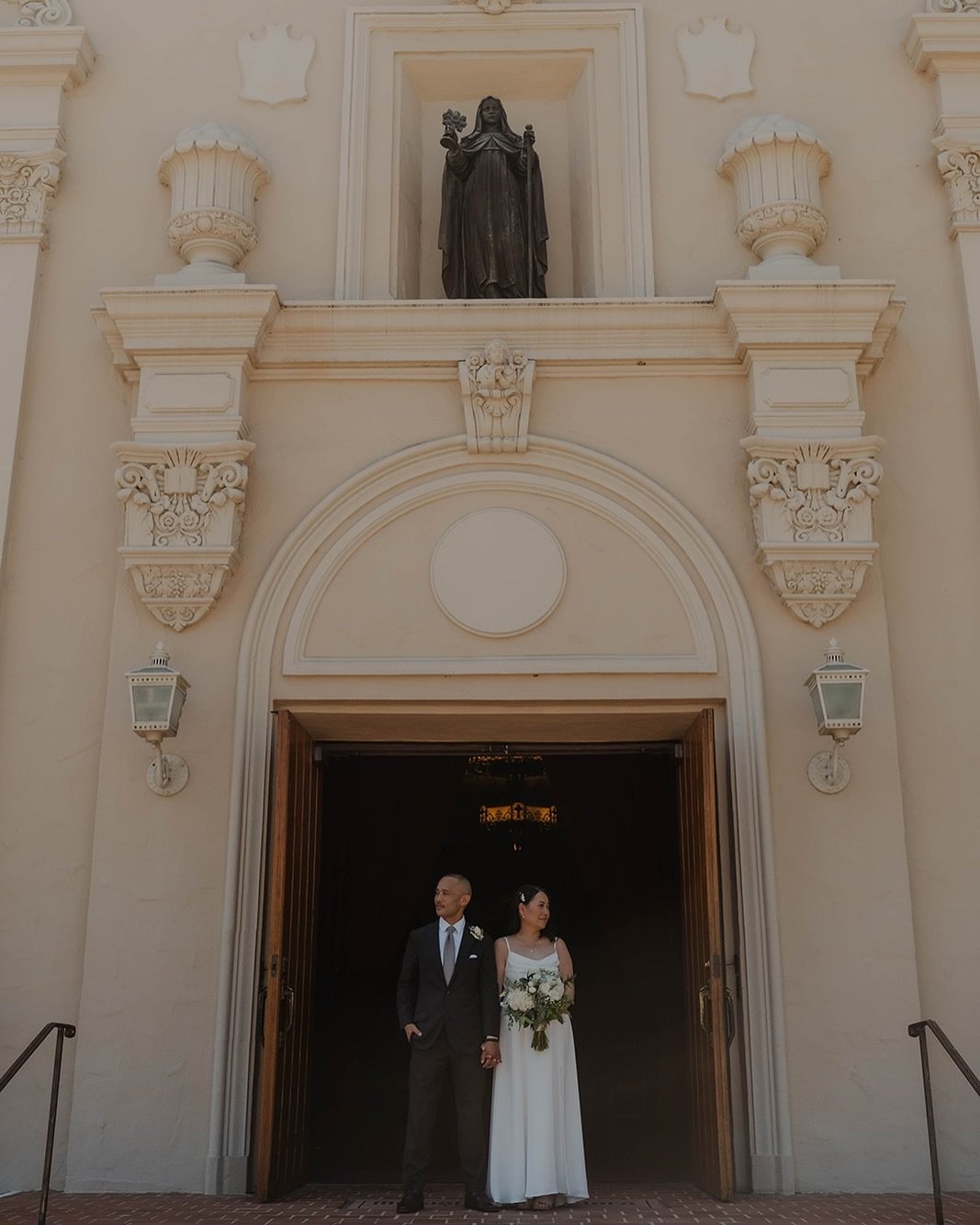 Throwback to Alma and Alvin&rsquo;s beautiful wedding day! I had the pleasure of capturing these special moments surrounded by their loved ones, and I&rsquo;m so grateful to finally share some of these memories. Catching up on some of my favorite wor