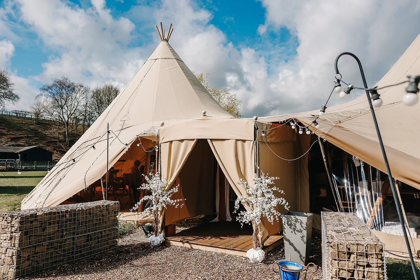 Tipi wedding