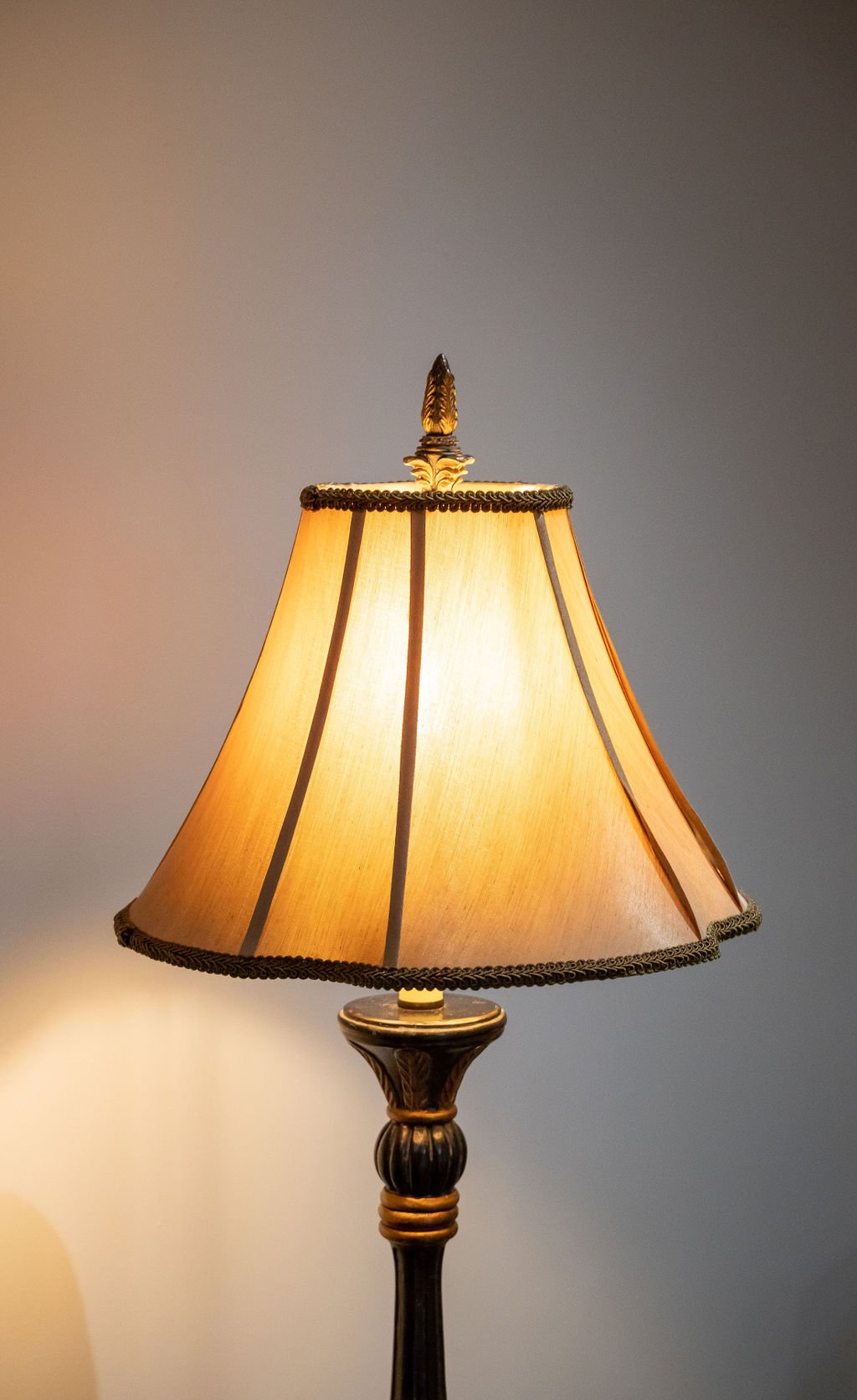 Daphne Lounge Lamp.jpg