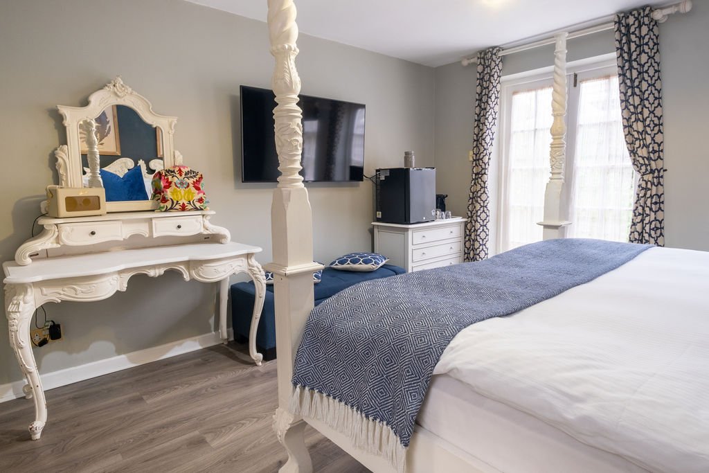 Elizabeth Bedroom with Dressing Table and TV.jpg