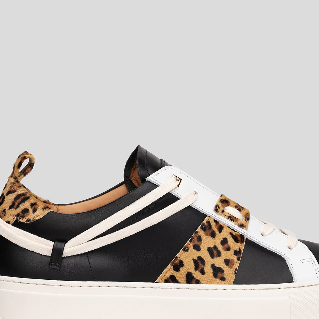 leopard_black_side_zoom.jpg