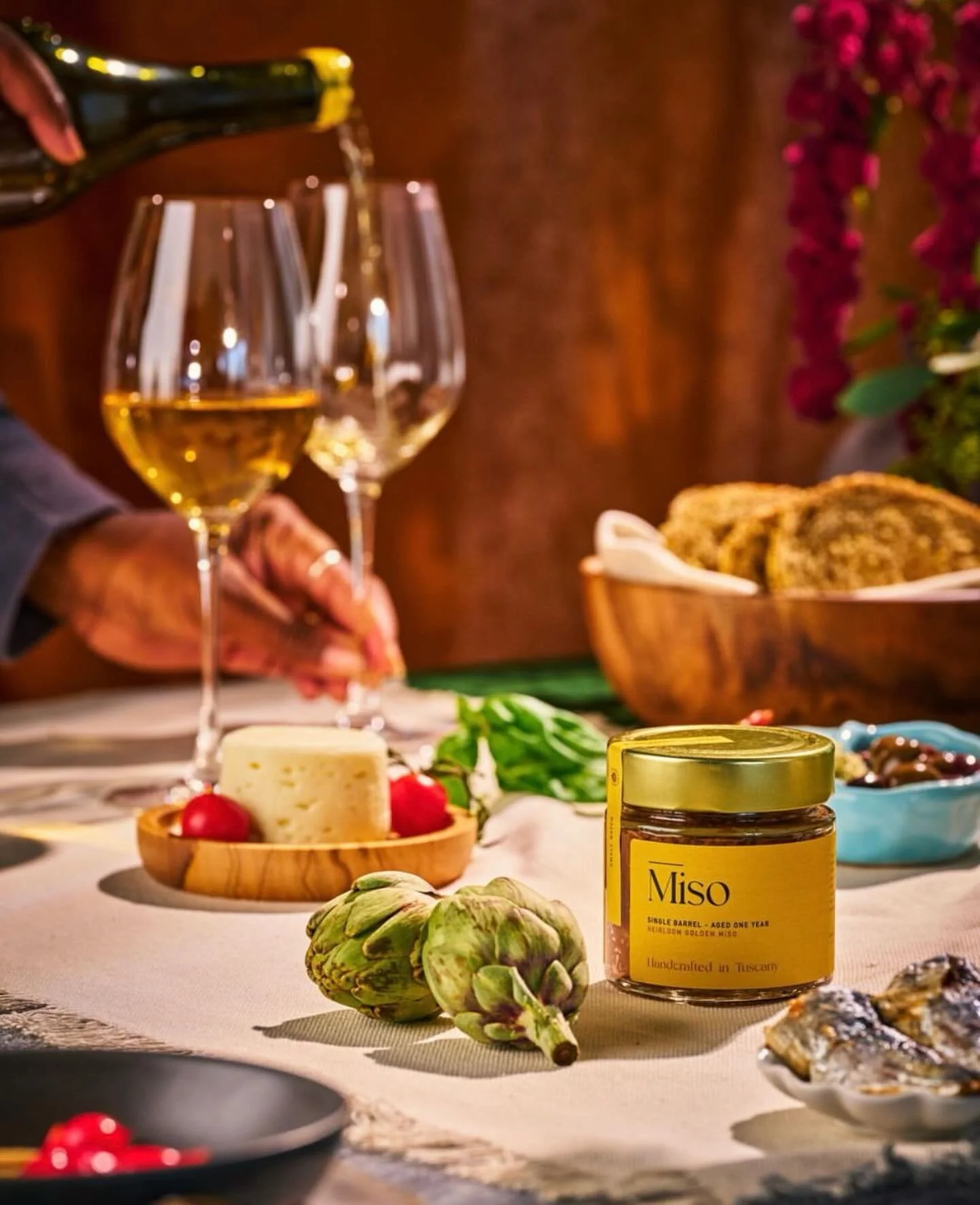 Pour the wine.
Pass the bread.
Open the miso.

Simple rituals. Bold flavors.
Handcrafted in Tuscany.
.
.
.
#artisanalmiso #organicoliveoil #smallbatch #fromthefarm #tuscanfarm