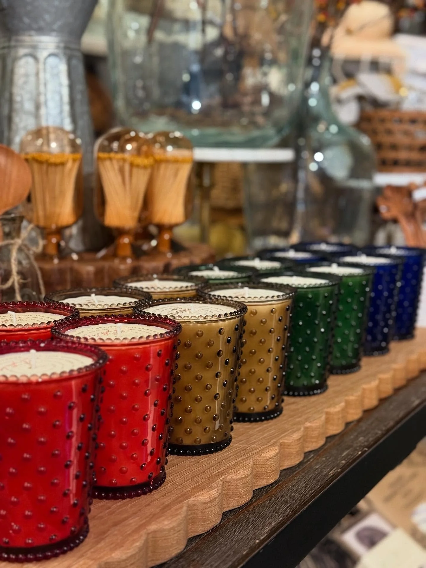 Fall is in the air 🍂✨ Simpatico candles are here in beautiful autumn hues and amazing scents to warm up your home. 🕯️🍁

Stop by The Marketplace today to shop our selection!