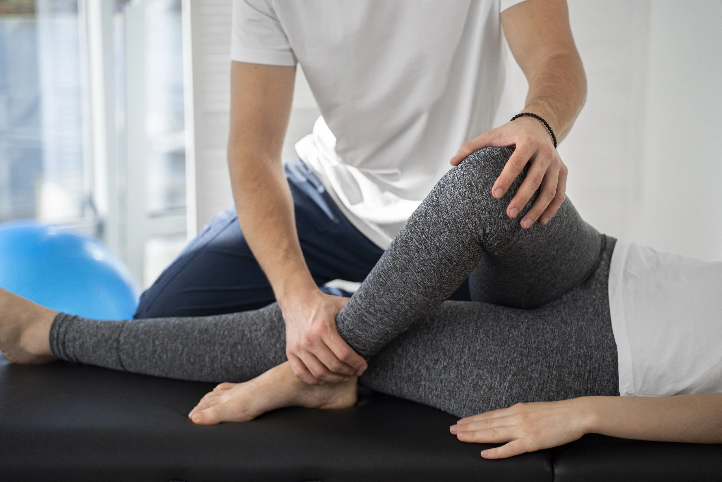 Why One on One Physical Therapy Leads to Better Results for Athletes