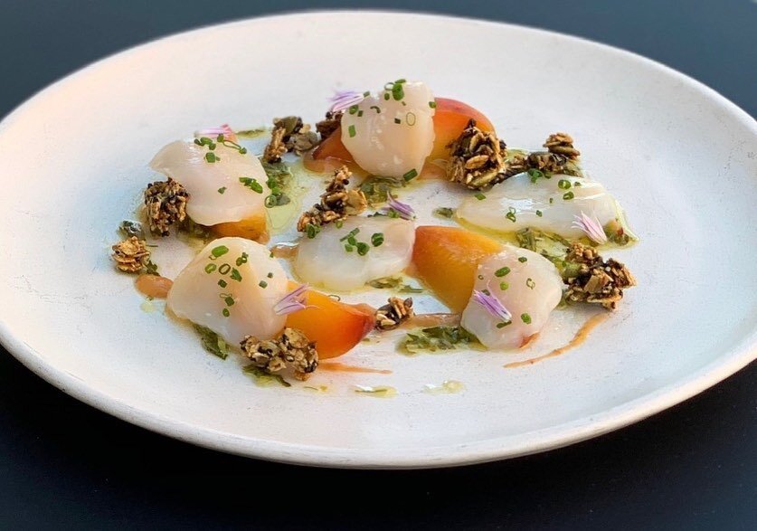 Scallop sashimi with hyssop chimichurri, roasted peaches, kosho-peach emulsion, and burnt miso granola. #sashimi #summer #food