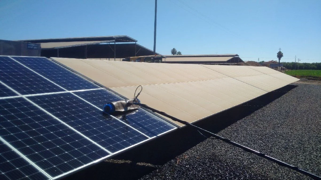 bartelink dairy before and after (Medium).jpg