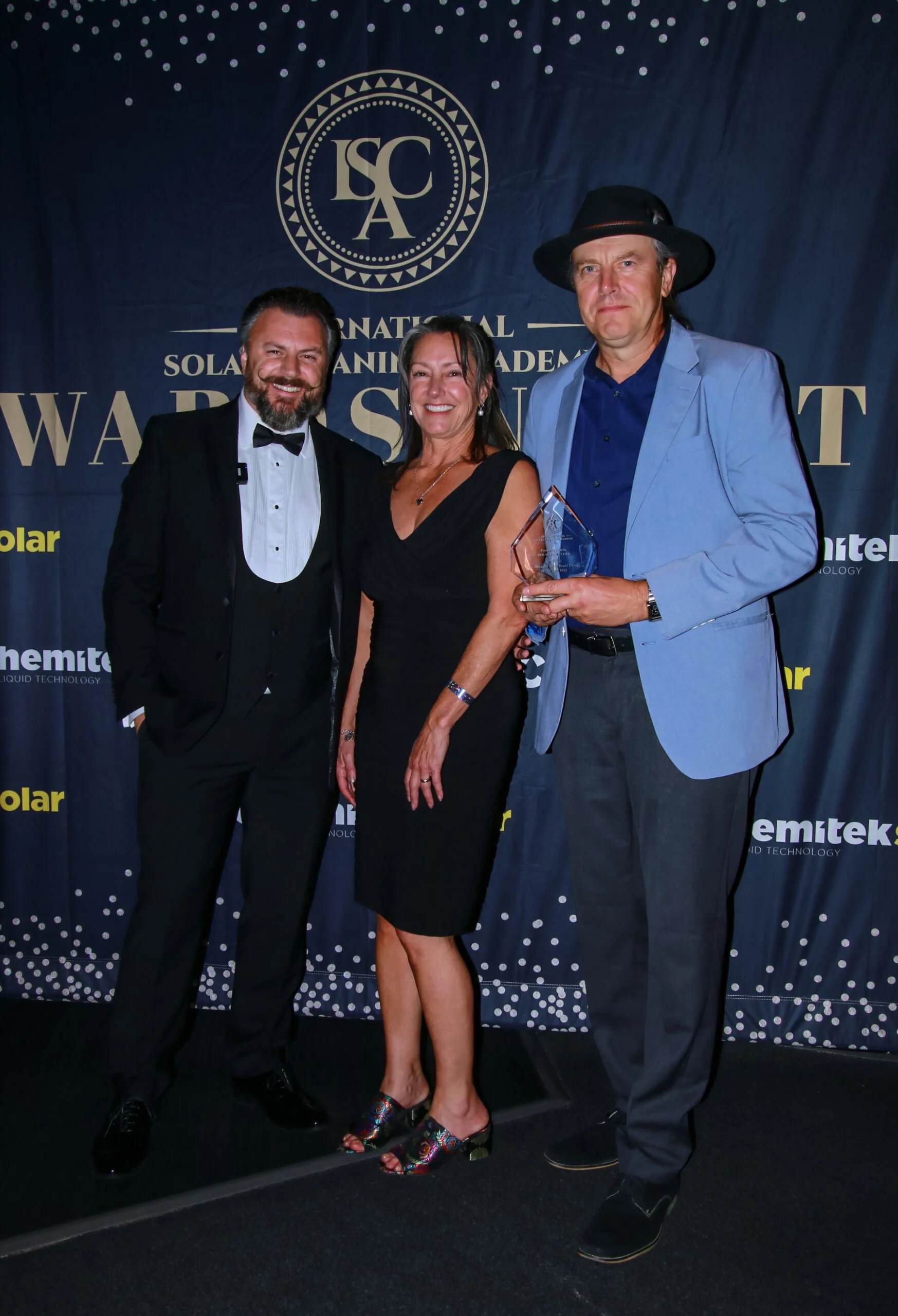 Steve, Diana & Jan with award