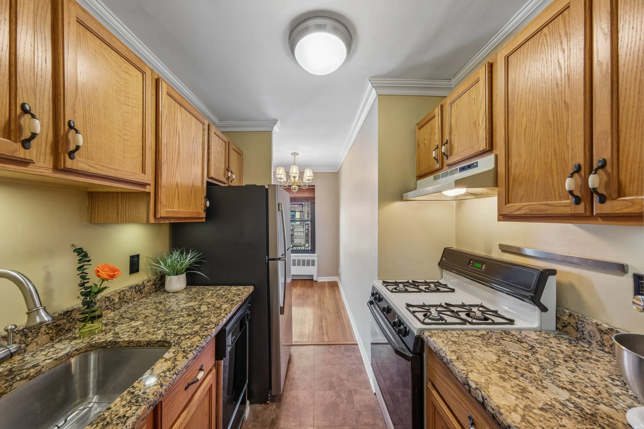 5. Kitchen toward DR.jpg