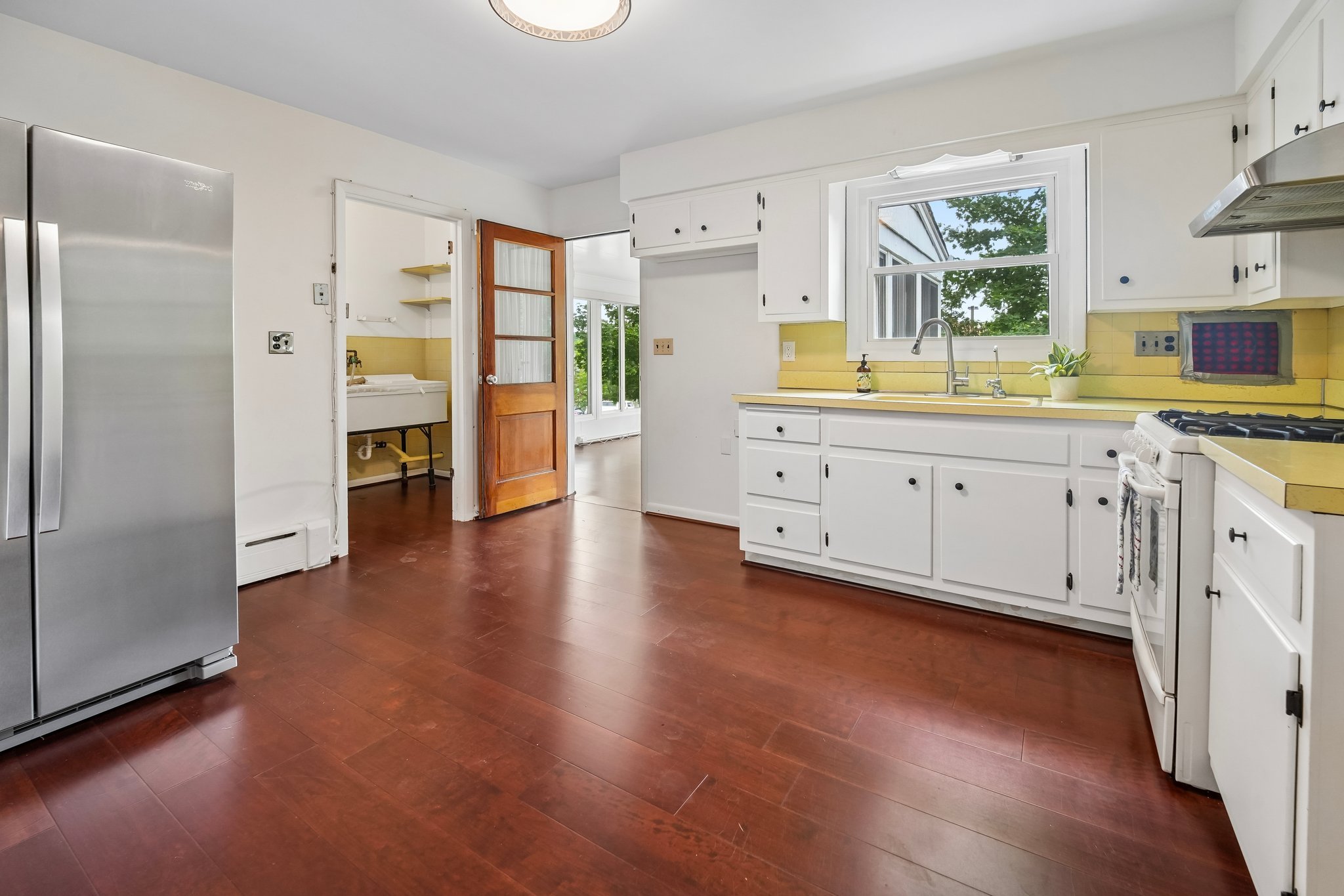 6. Kitchen towards Porch.jpg