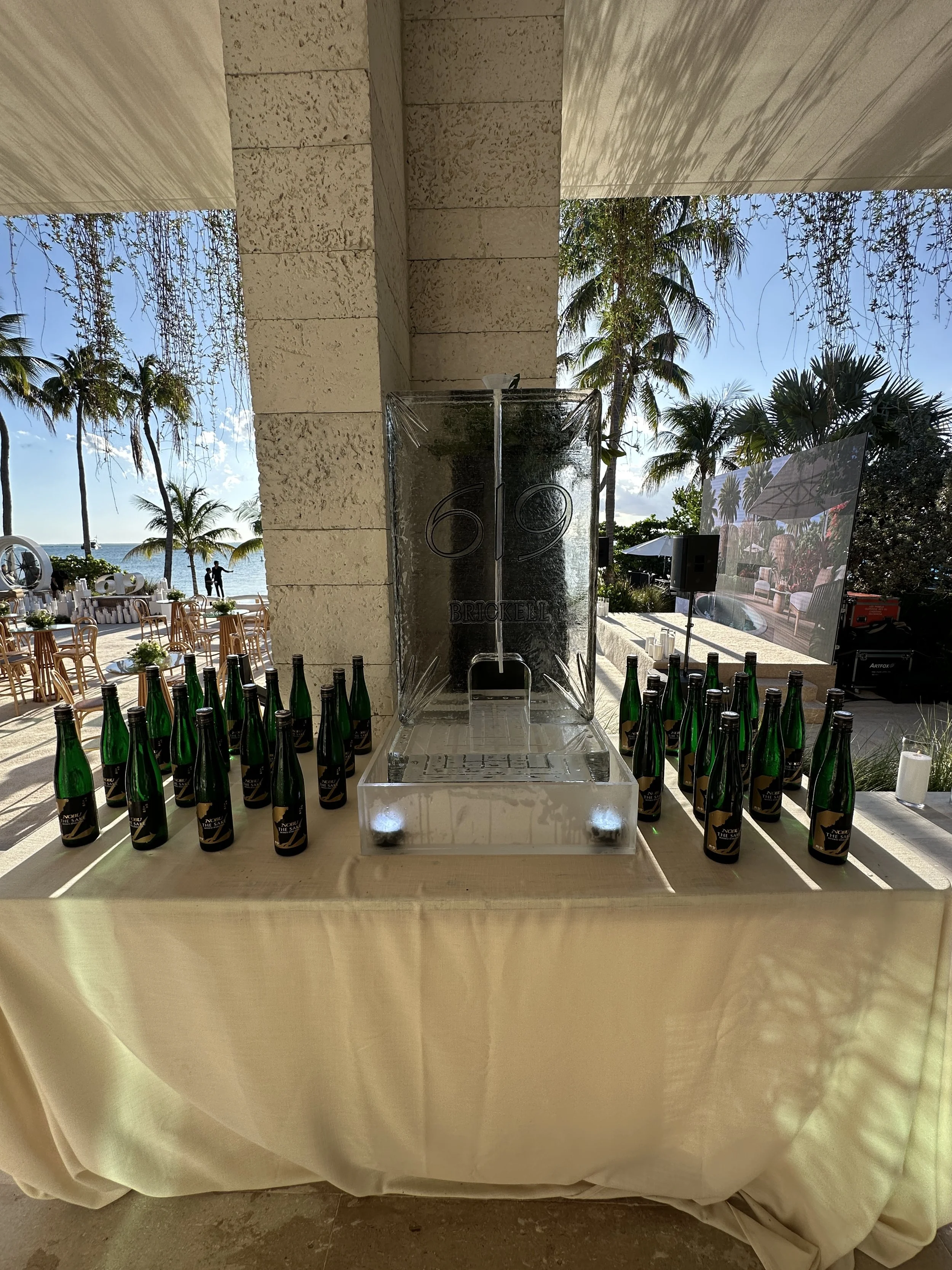 live-bottle-engraving-miami-luxury-event.jpg5761.JPG