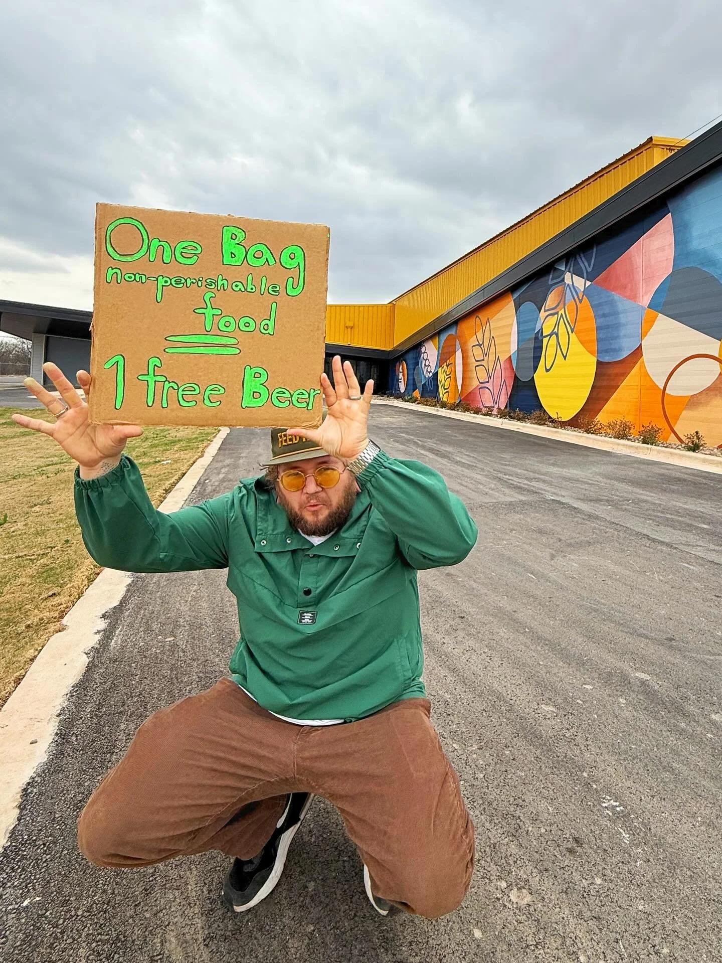 ☘️Want free beer at our party this Saturday? All you have to do is bring a big of non-perishable food to the @foodbankwct booth in the street and you&rsquo;ll receive a ticket for a free street beer during the event 🍻🎉

We got to go take a tour of 