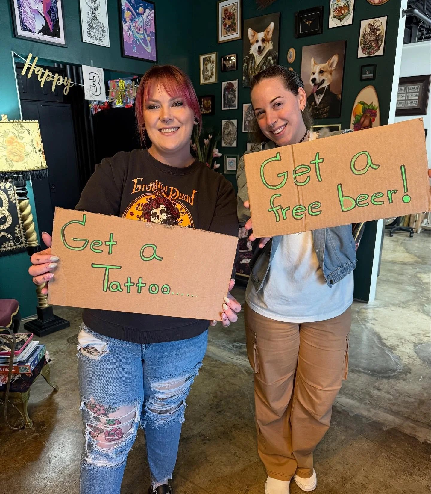 ☘️Did someone say&hellip;.. tattoos and beer? 👀 Alright guys, it&rsquo;s time for you to prove once and for all who is the biggest Grain Theory fan! ⬇️

We&rsquo;re partnering up again with our upstairs 4th floor neighbors on some siiiiiick flash ar