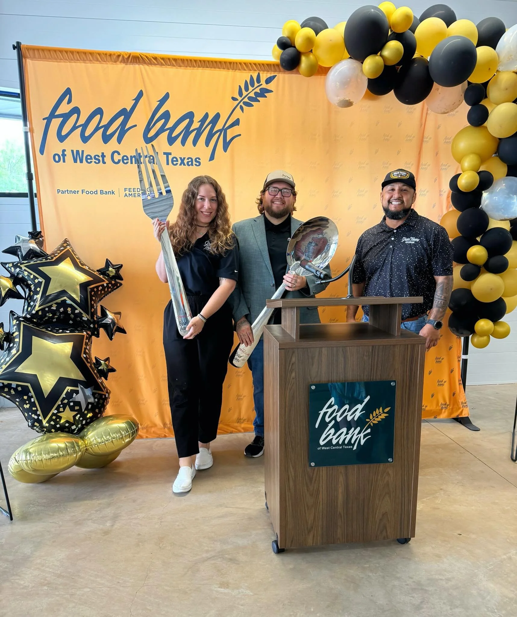 In the spirit of #AbileneGives today, we wanted to thank @foodbankwct for inviting us to serve beer at their ribbon cutting for the expansion of their facility and on their shiny brand new Drive-Thru food pantry 🚗🥪

It was an amazing morning comple