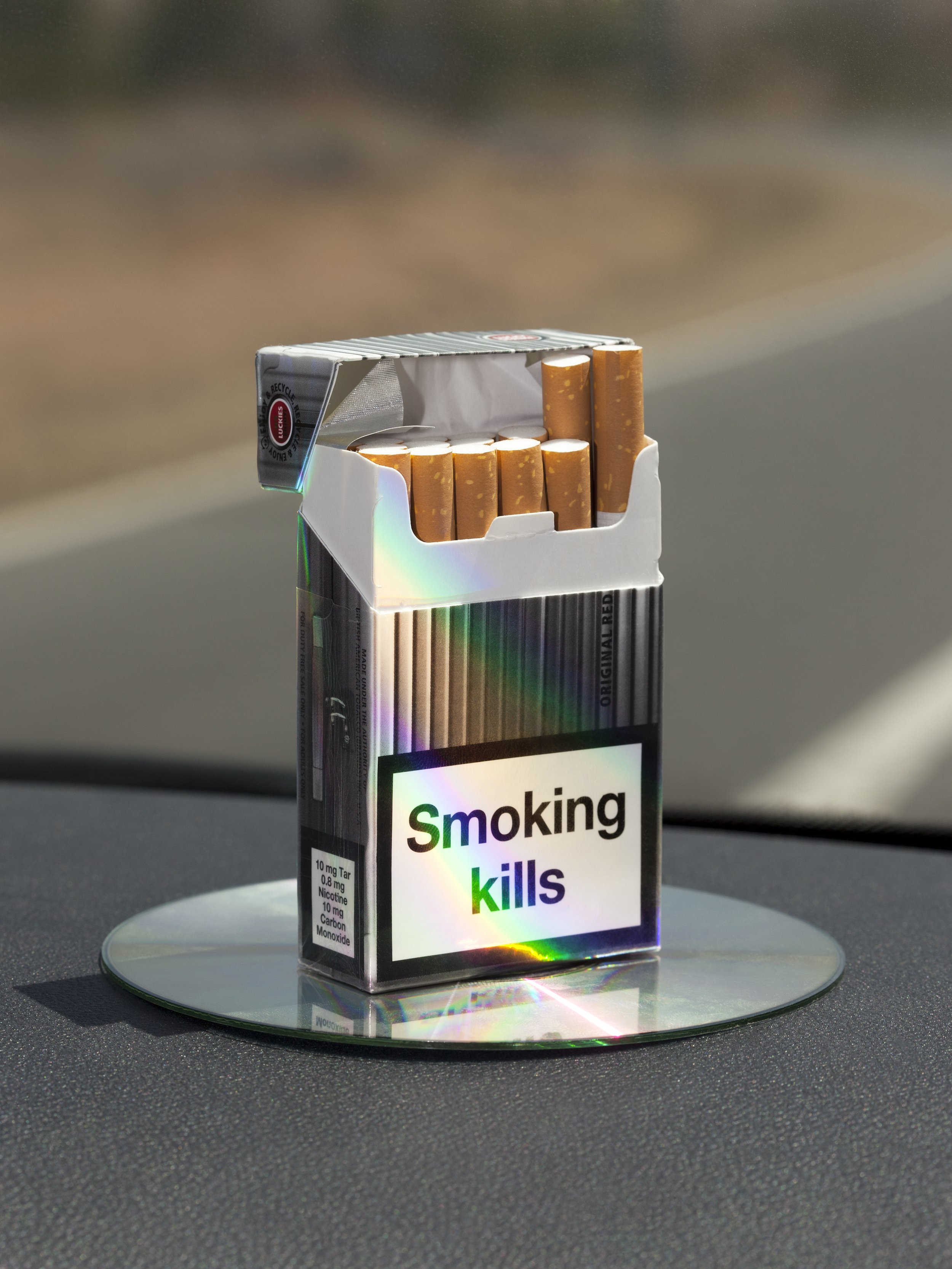 Lonneke van der Palen, Smoking Kills but Cigarettes Sell, 2015