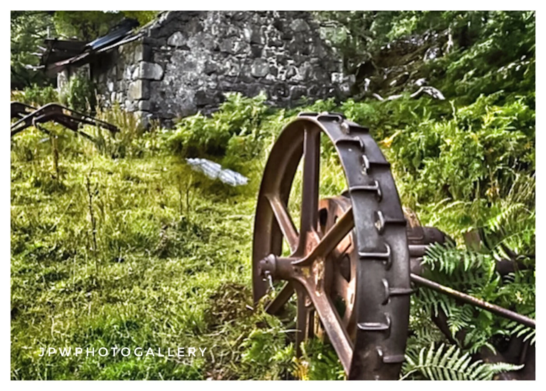 CT : 64 - The Old Tractor Wheel
