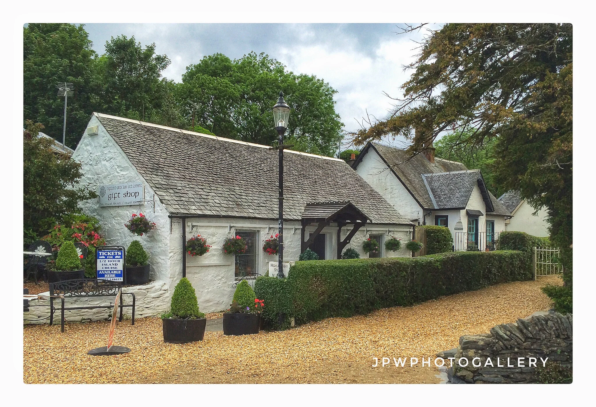 The Village of Luss, Loch Lomond : The corner shop