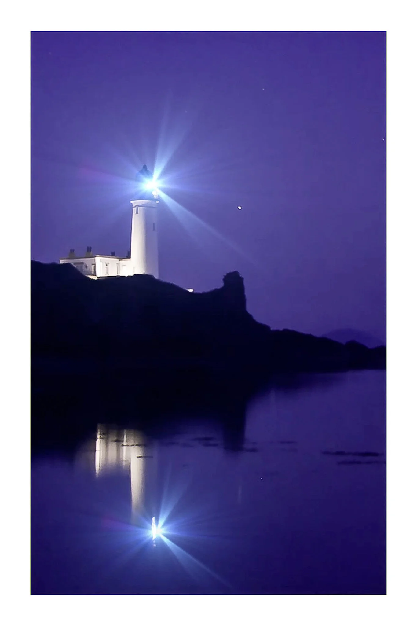LH : 16 - Turnberry Lighthouse at night. The planet Mars can be seen.