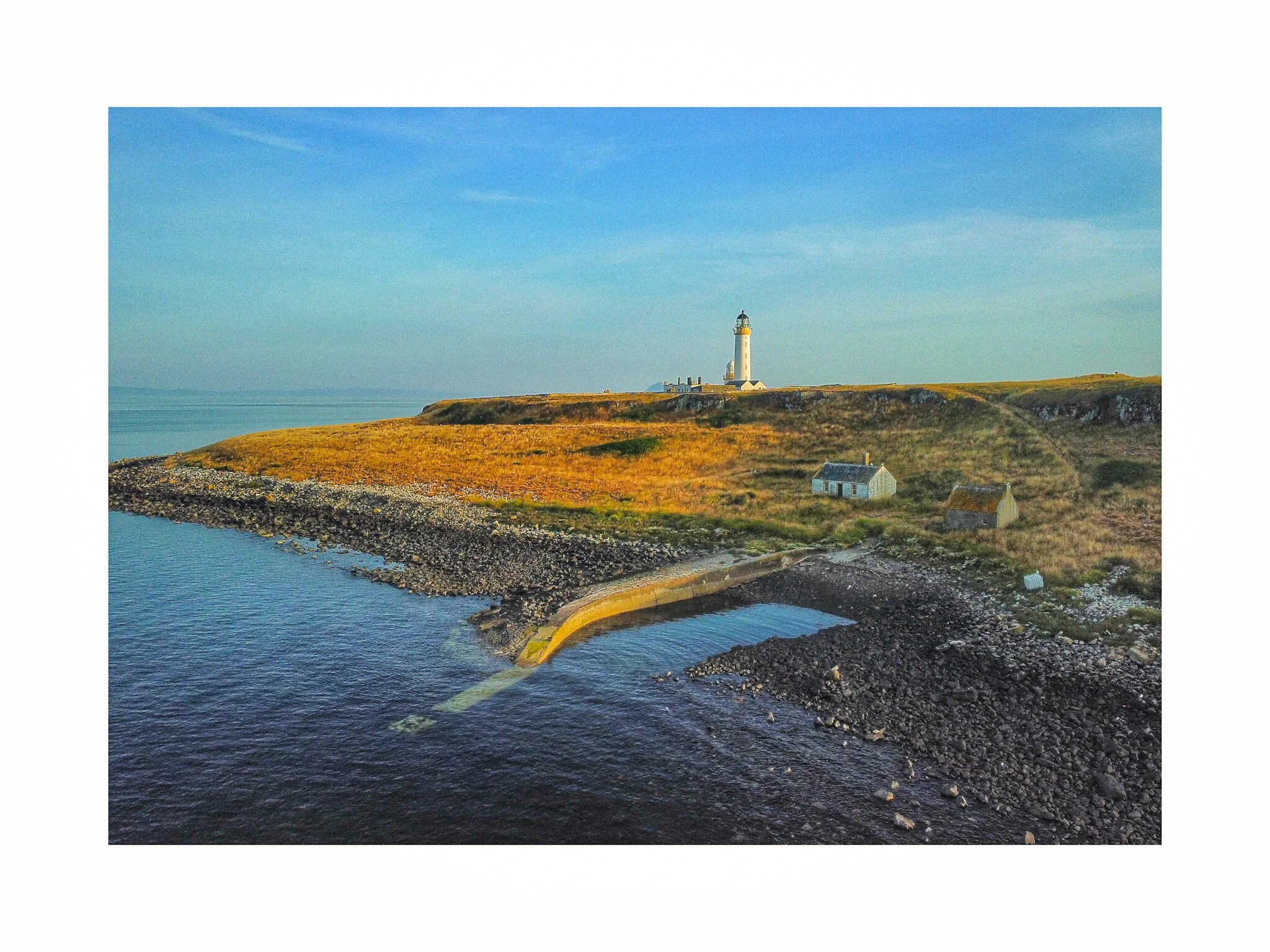 LH : 22 - Pladda Lighthouse & Pier