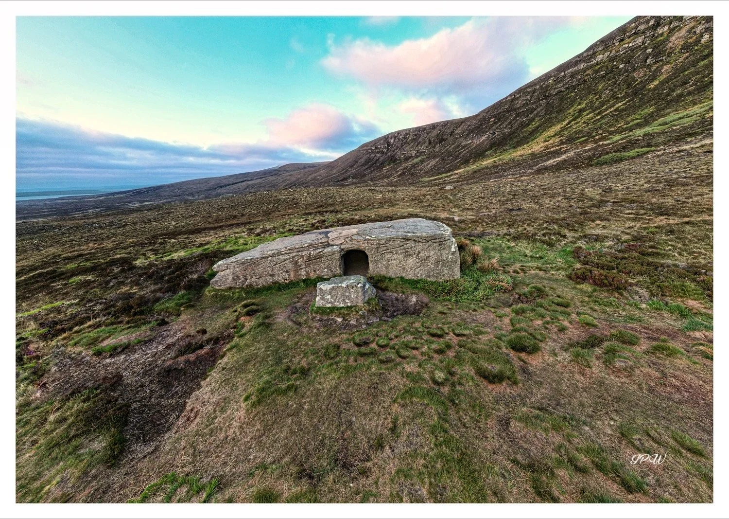 Dwarfie Stane