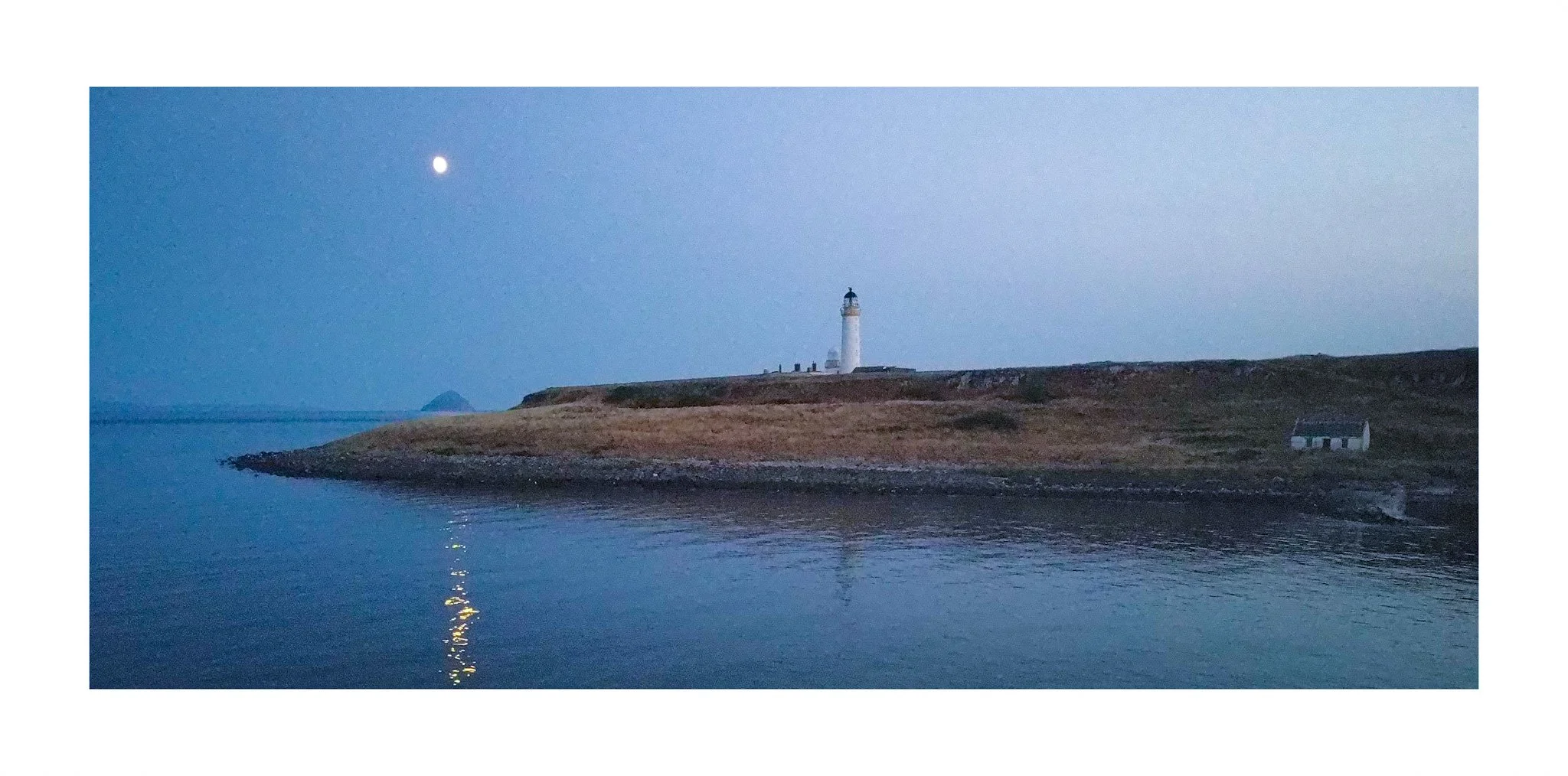 AR-45 : Pladda Lighthouse at Dusk