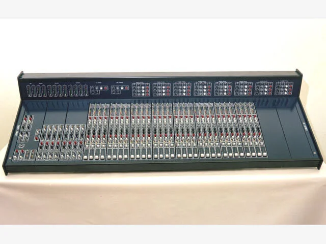 Sound Image 32 input mixer - 1979.jpg