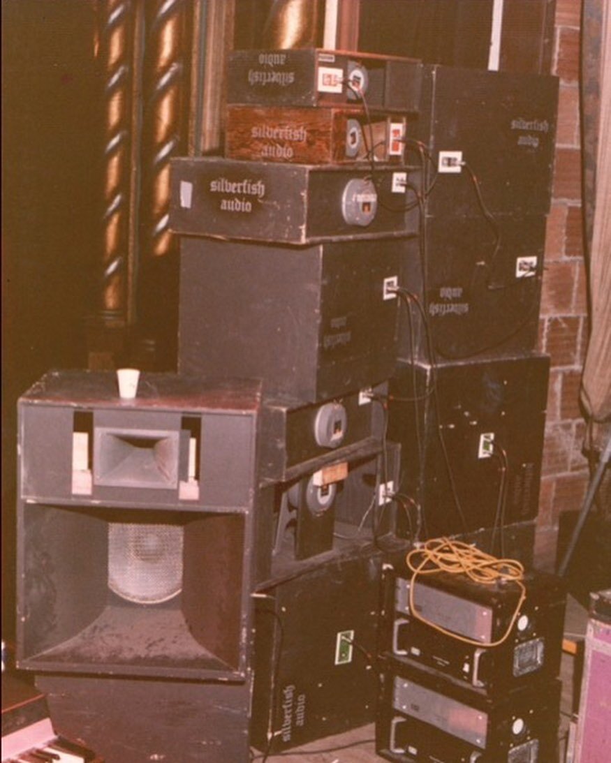 Silverfish Audio system for a Bonnie Raitt tour in 1975. 
Hear more about this on episode 10 of the podcast.
Link in bio
.
.
.
#paoftheday #audioengineer #livesound