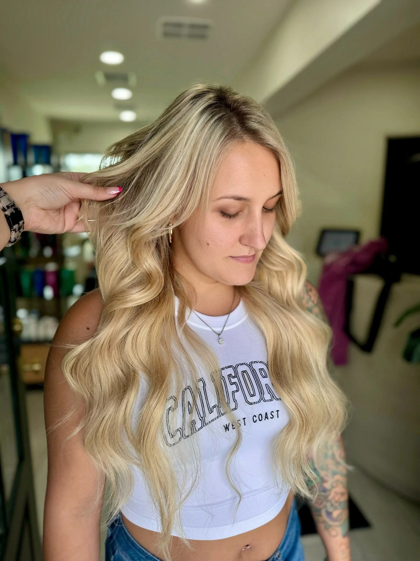 22in @hairlingerie extensions for a baddie 😚

STYLIST: @hannah.tblounge 

✨ Specializing in luxury extensions with seamless blends.
📍 South Tampa | Covet &amp; Mane &bull; Bellami &bull; Hair Lingerie
📩 DM for custom extension consults &amp; booki