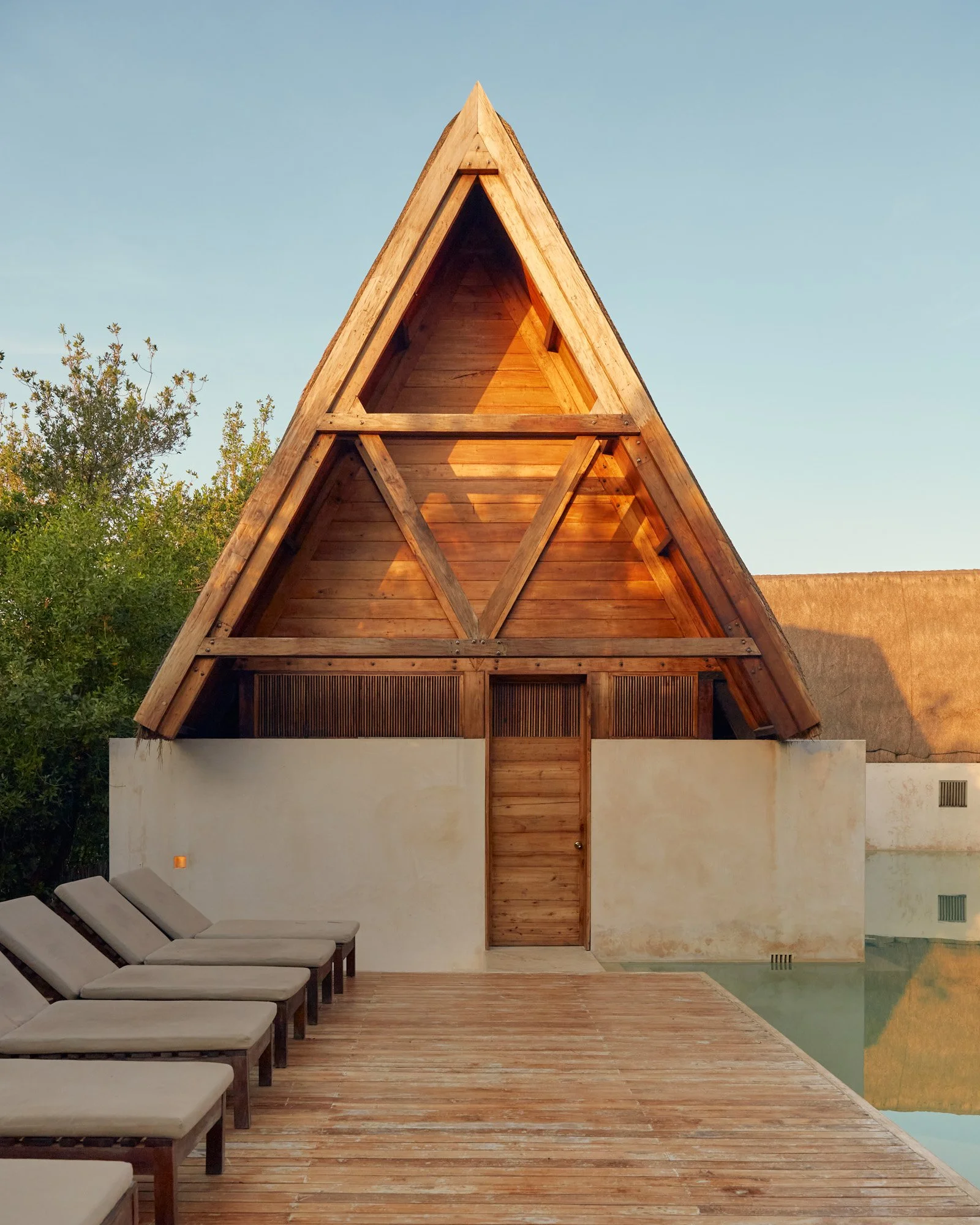 Estudio Macías Peredo - Punta Caliza