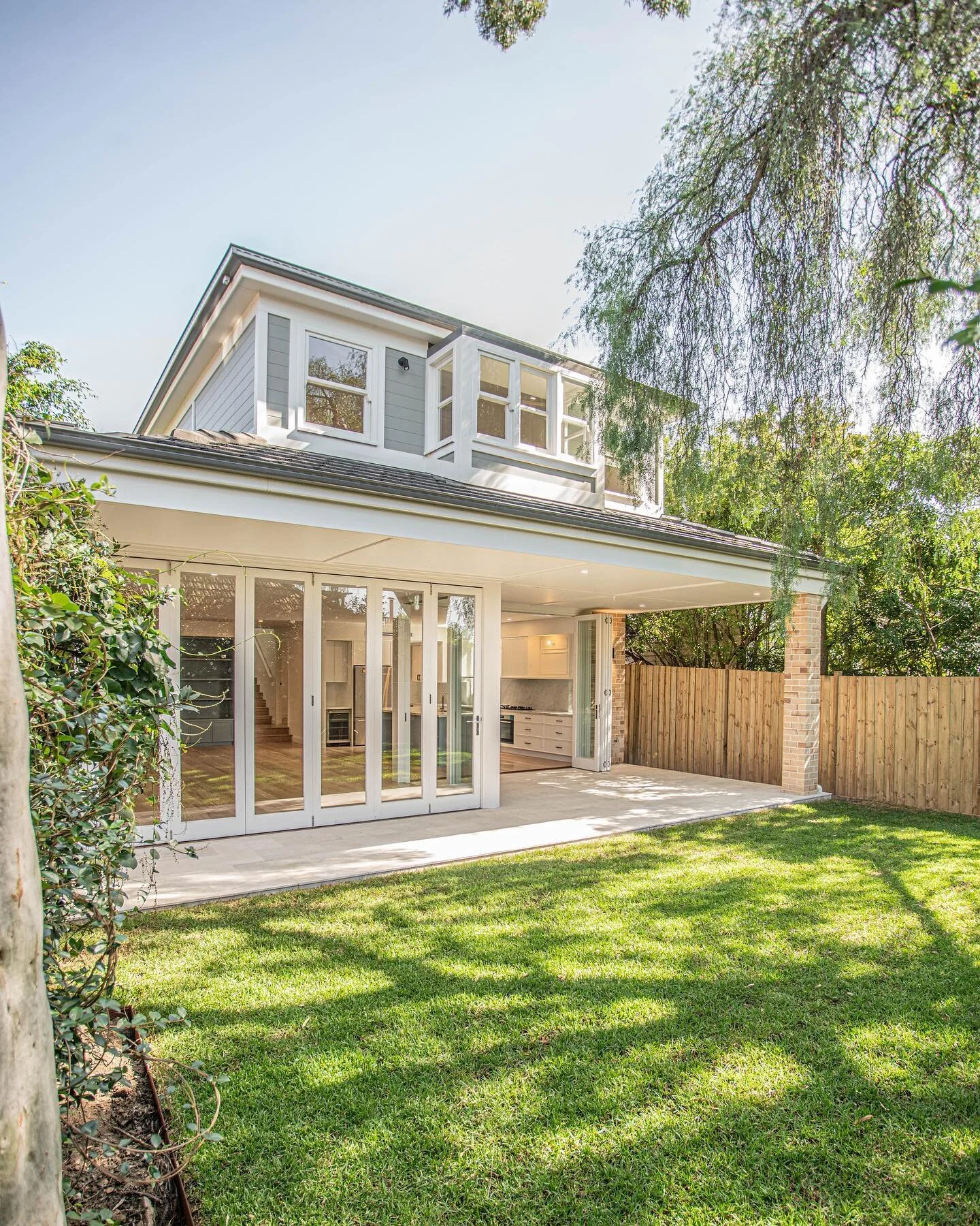 Soaking up the last bit of sun left for the year in North Sydney ๐ป
๐ธ for @whitehillconstructions