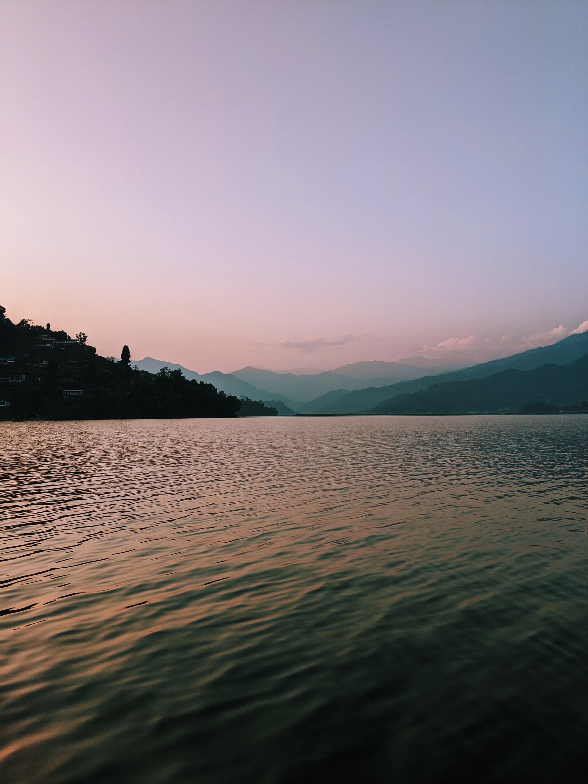 Phewa+Lake+-+Pokhara+2.jpg
