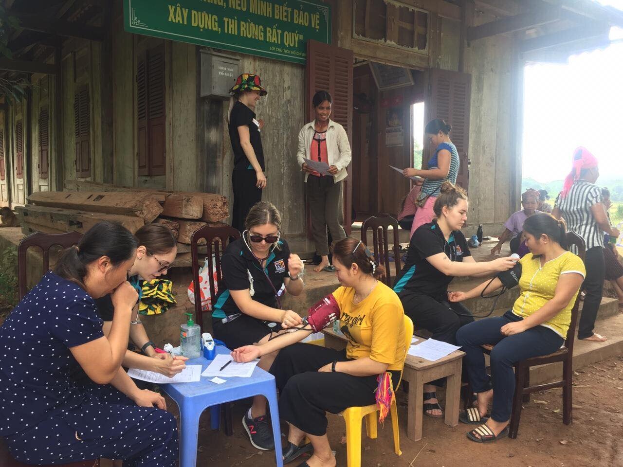 nursing students provide health assessment in vietnam.jpg