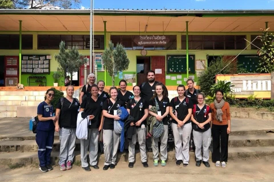 nursing+group+on+clinical+placement+in+thailand.jpg