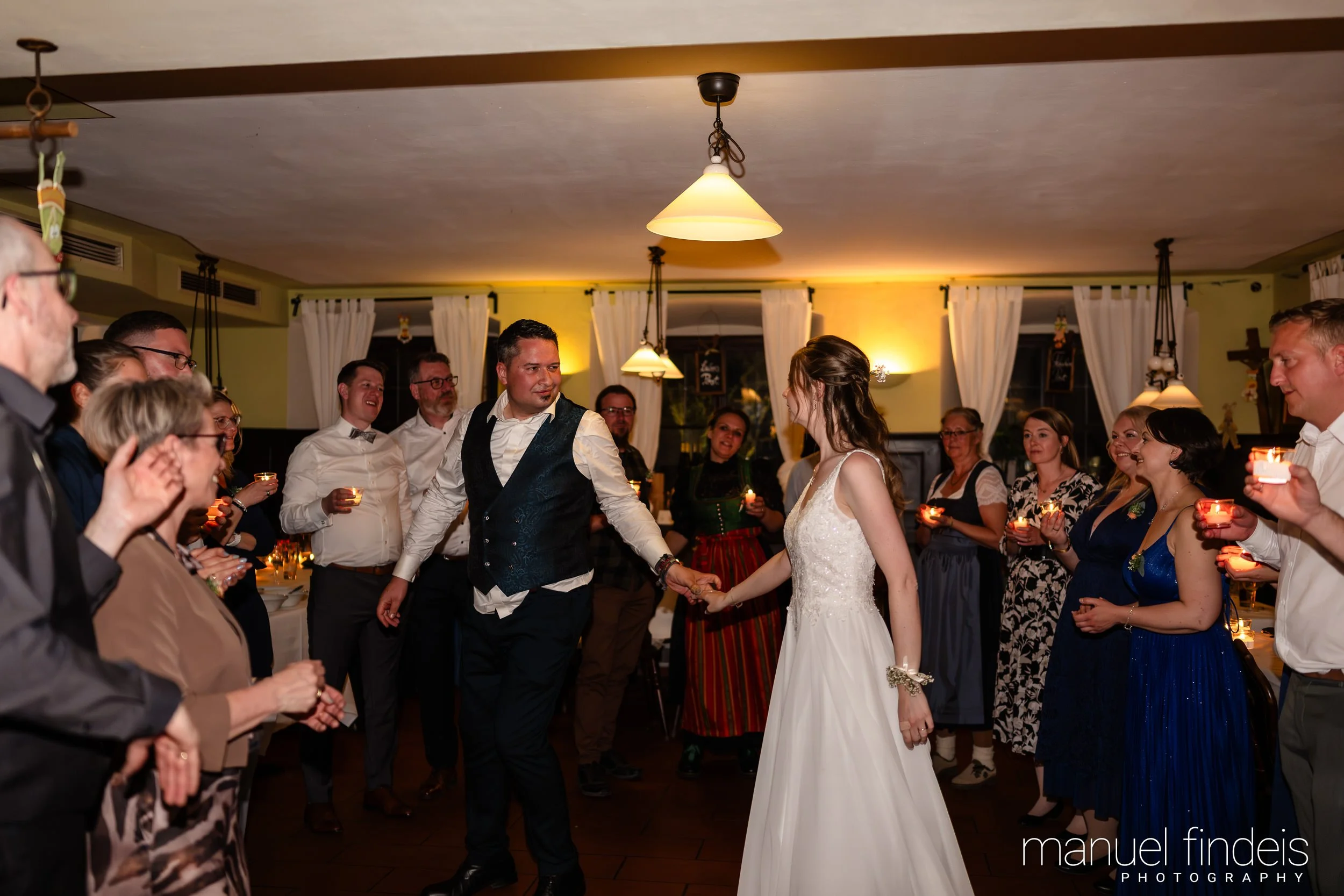 1155_Hochzeit_VuA_www.manuelfindeis.com.jpg