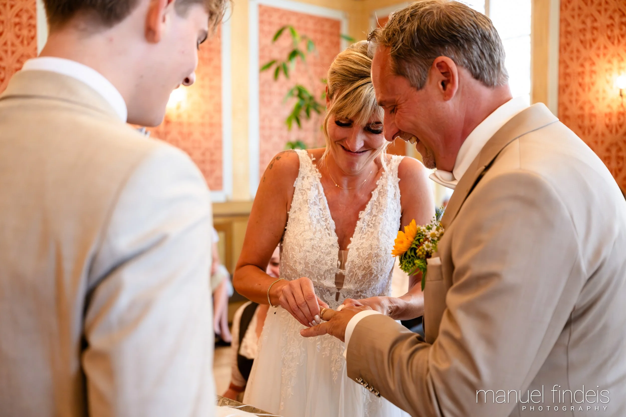 0183_Hochzeit_CuR_www.manuelfindeis.com.jpg